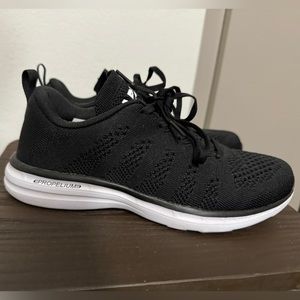 APL Techloom Pro Sneakers